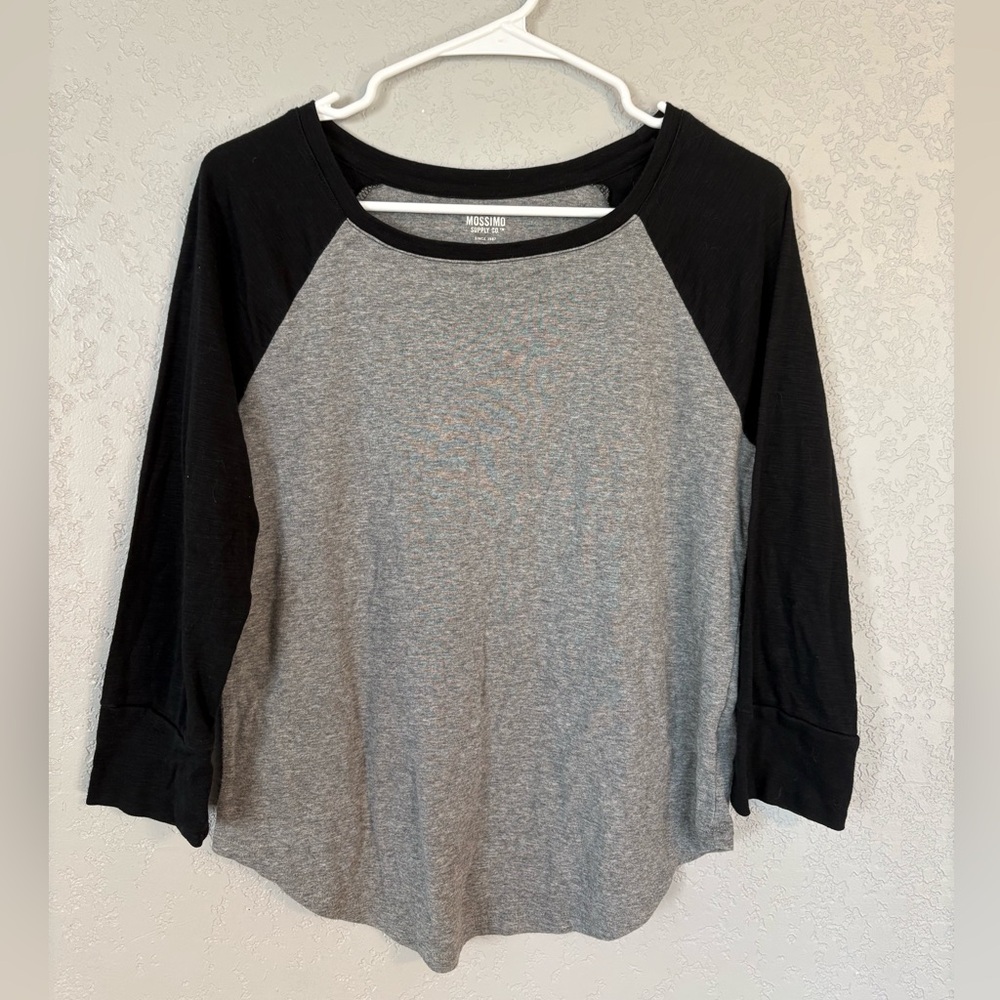 Mossimo Supply Co. Heather Gray and Black Tee